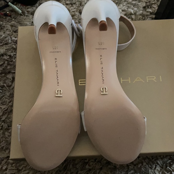 ELIE TAHARI HEELS - Picture 3 of 4